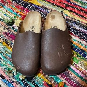 Brown Birkenstock Clogs Size 36 LF